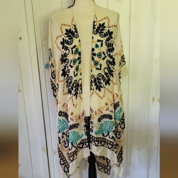 Bohemian Cream Bandana Print Kimono-One Size - Picture 3 of 9
